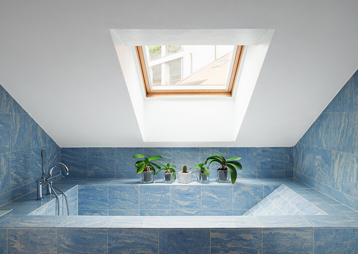 dead-sea-mud-mask-bathroom