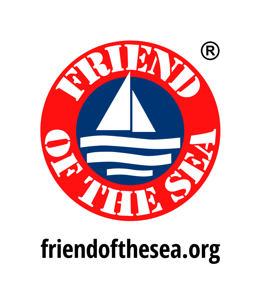Ein rotes Logo mit weißem Text Friend of the Sea, ein Segelboot und Wellen auf blauem Hintergrund.