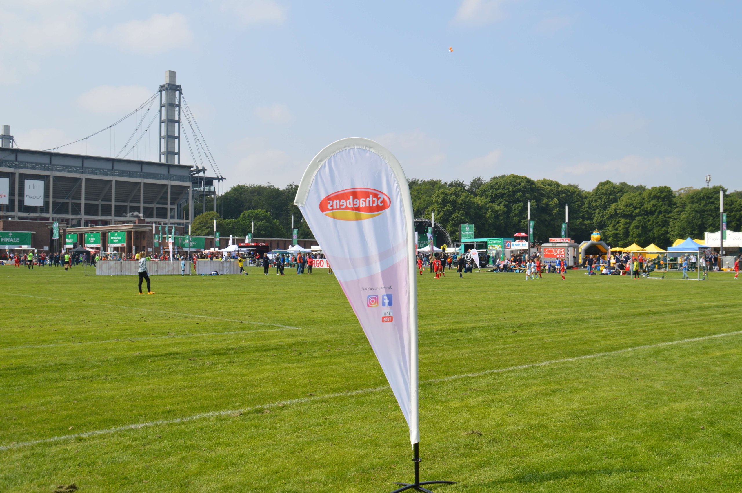 dfb pokalfinale frauen-rheinenergiestadion-dfb pokal-fc-schaebens-fanfest-vorwiesen-turnier