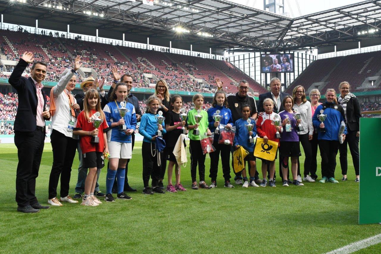 dfb pokalfinale frauen-rheinenergiestadion-dfb pokal-fc-schaebens-fanfest