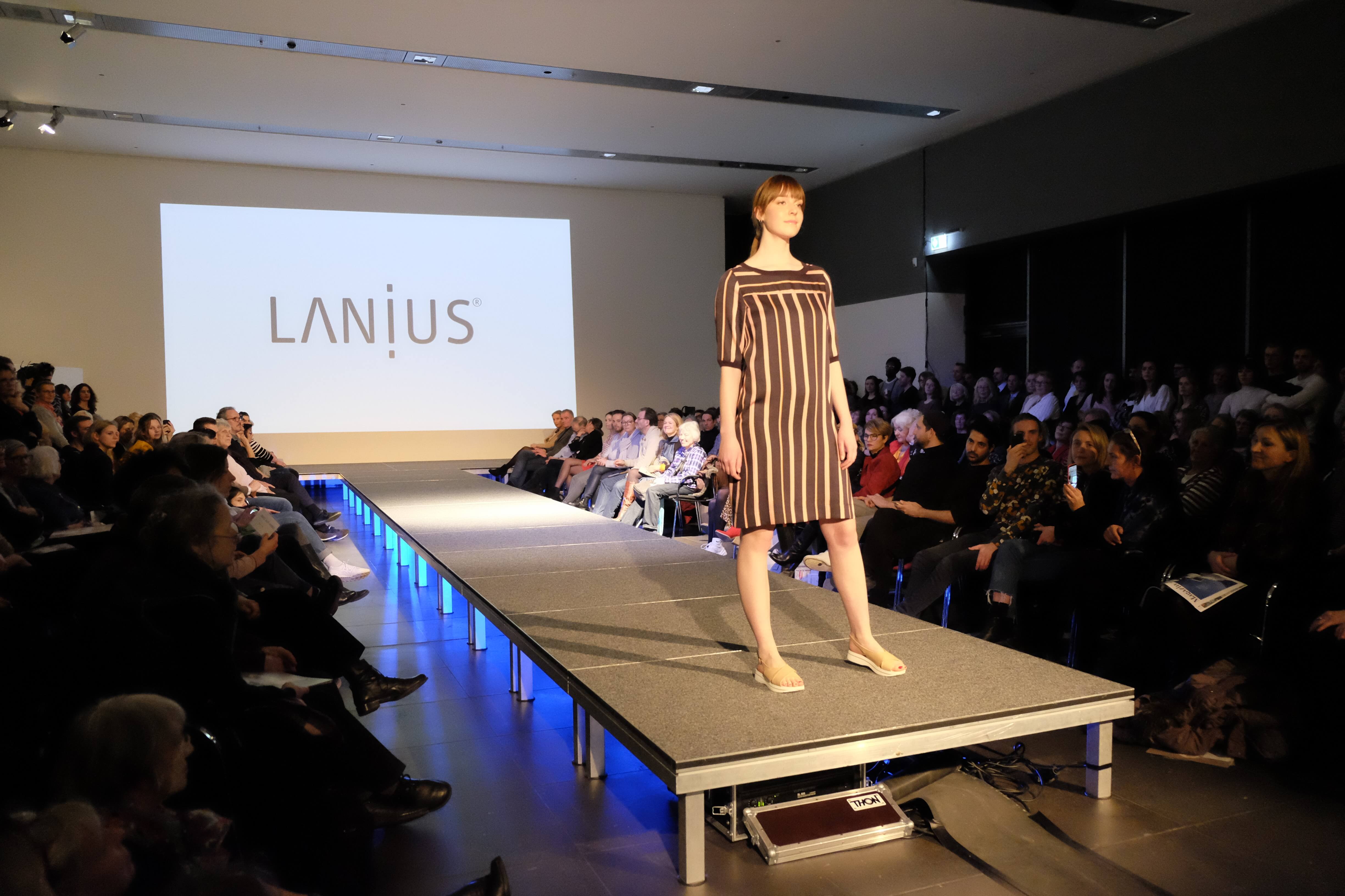 fast-fashion-rautenstrauch-joest-museum-koeln-ausstellung-schaebens-nachhaltigkeit-fair-trade-modenschau-klimaschutz-masken-gesichtsmasken-oekologie-vielfalt