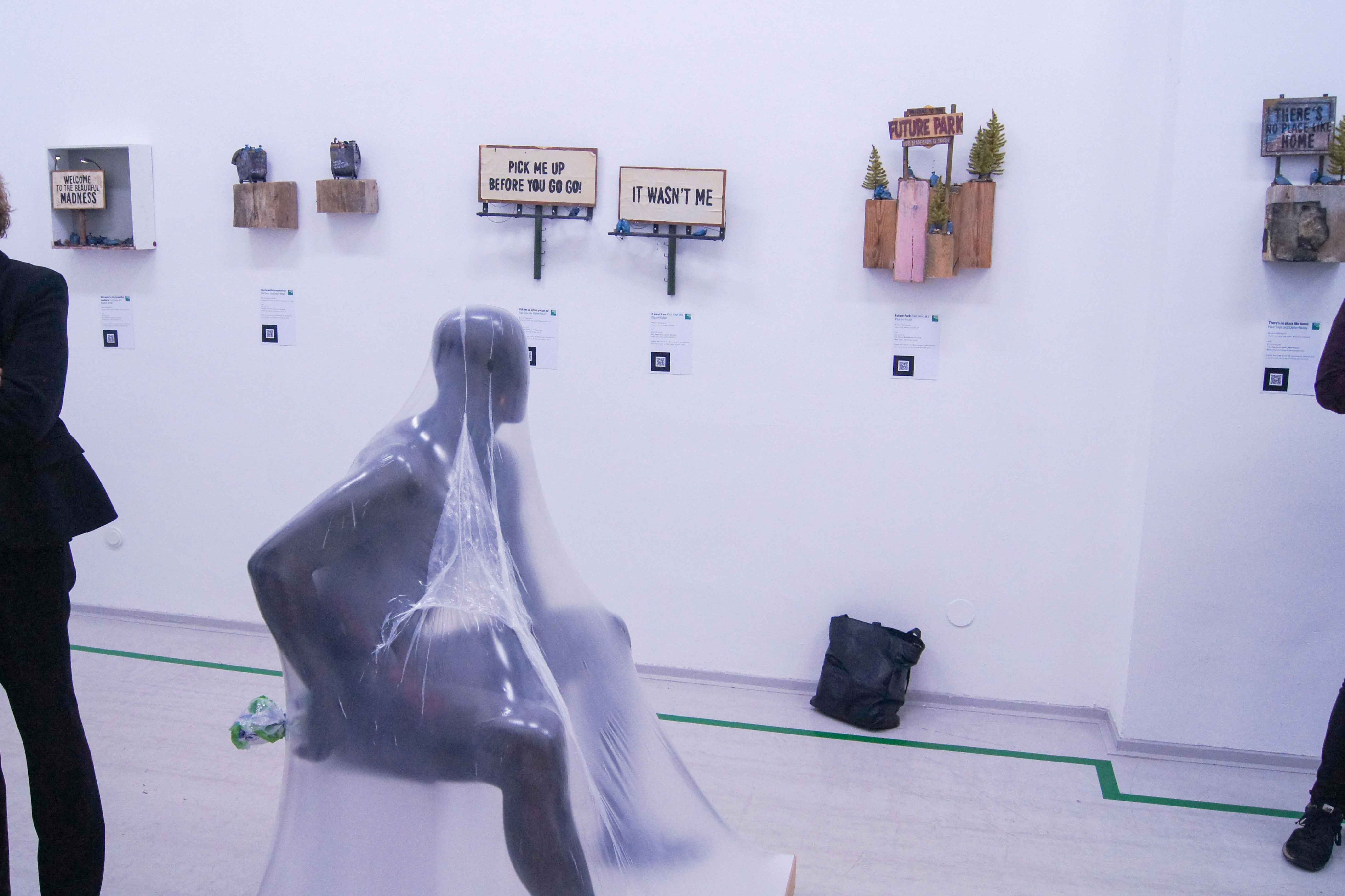 schaebens-zerowasteart-kunst-umwelt-partner-plastikmuell-interaktiv-kunstausstellung-vernissage