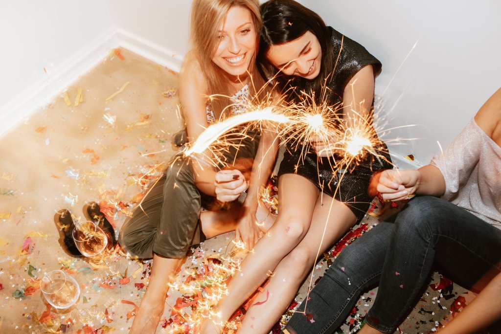 schaebens-silvesterbräuche-friends